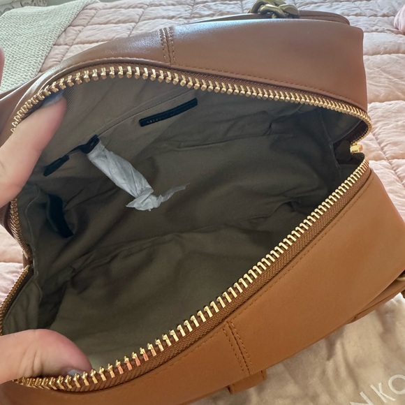 Rebecca Minkoff Tan Leather Shoulder Bag with Gold Chain - Picture 2 of 7